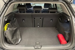 Musta Volkswagen Golf 2025 kuva 15.