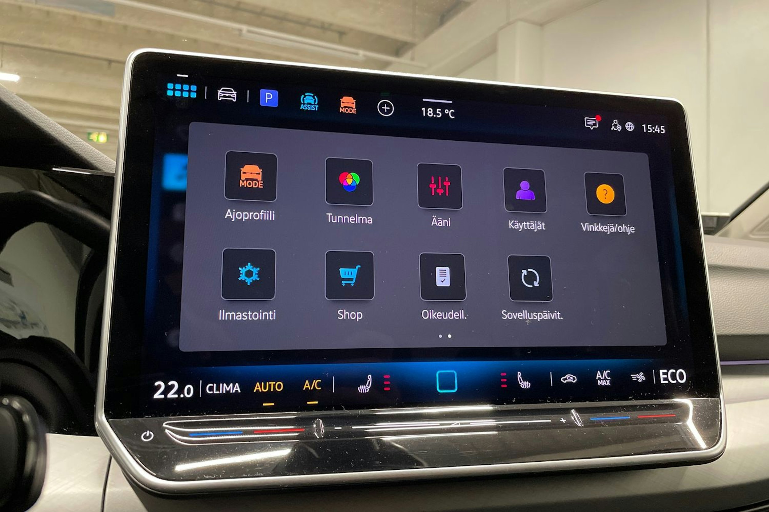 Musta Volkswagen Golf 2025 kuva 18.