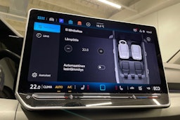 Musta Volkswagen Golf 2025 kuva 23.