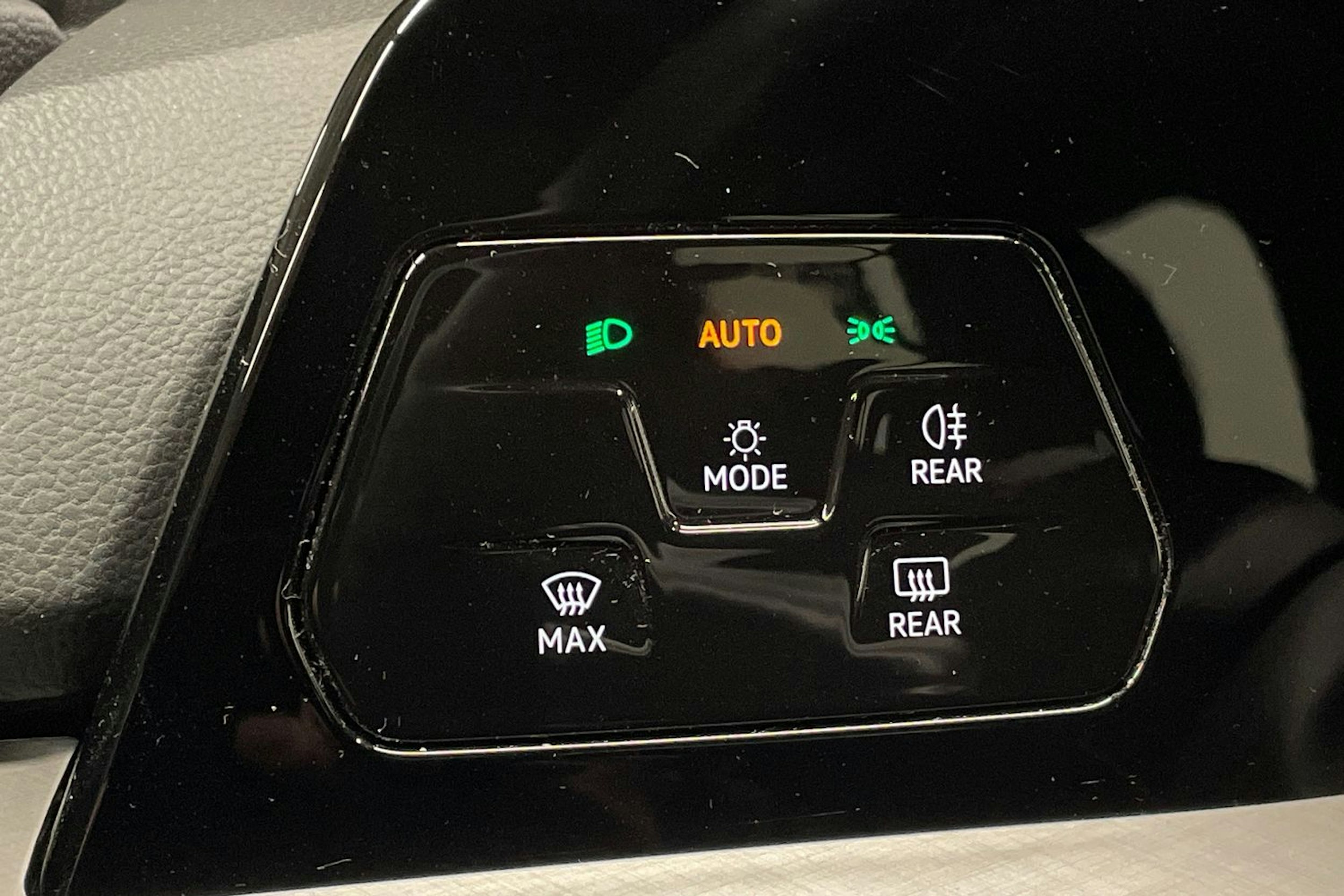 Musta Volkswagen Golf 2025 kuva 26.