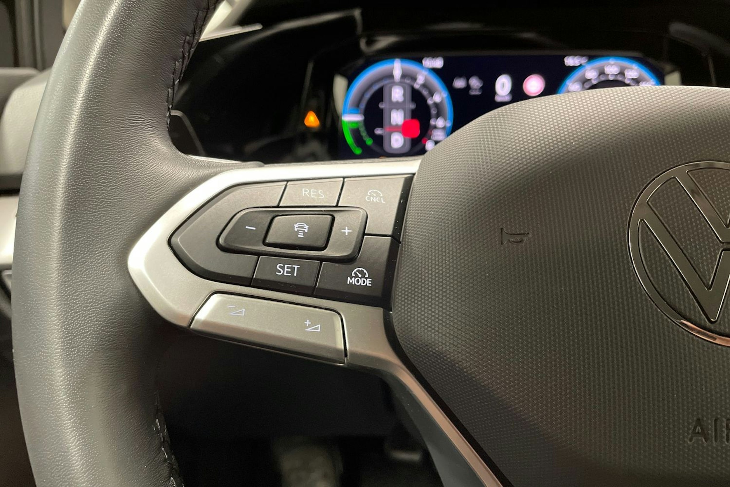 Musta Volkswagen Golf 2025 kuva 27.