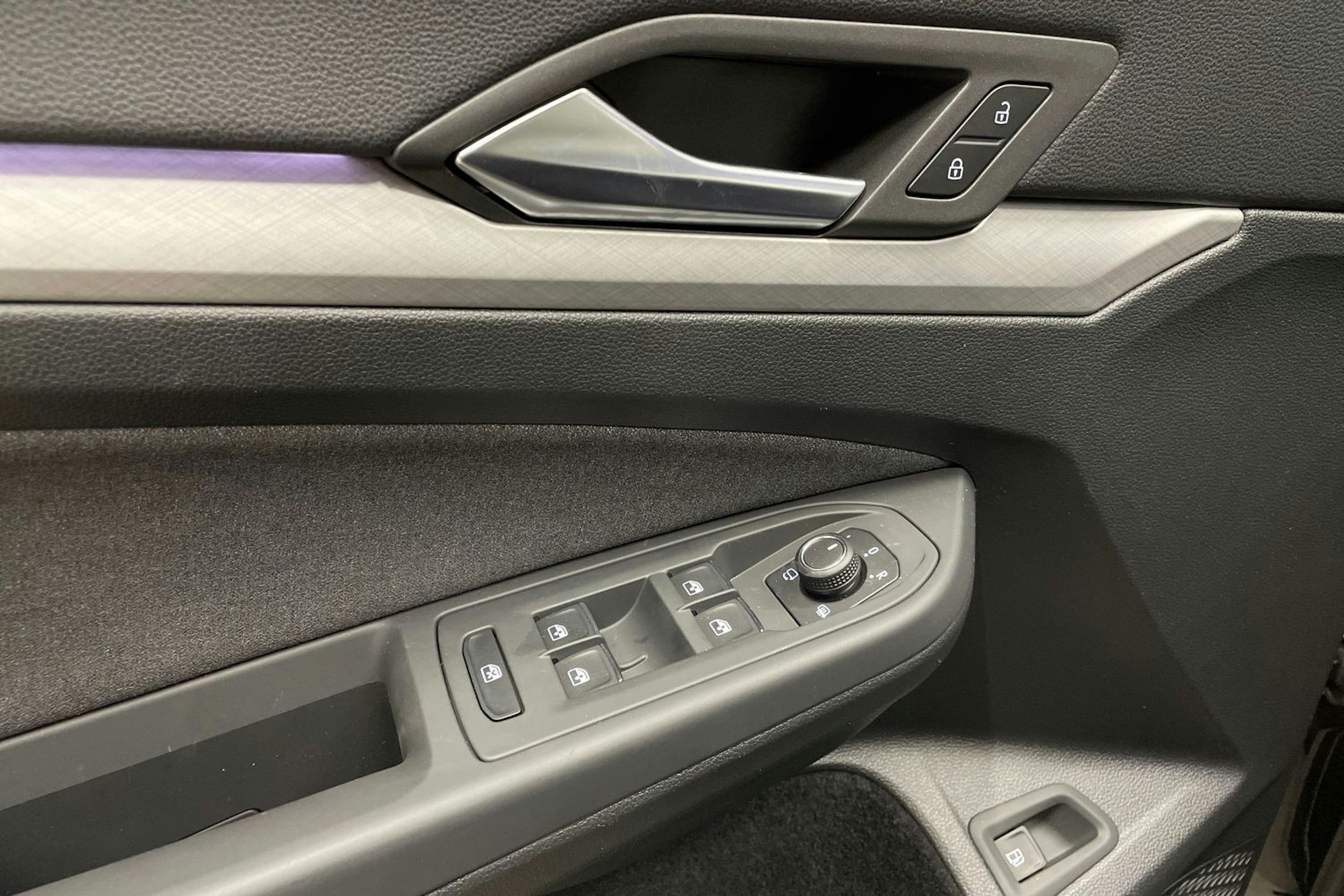 Musta Volkswagen Golf 2025 kuva 29.