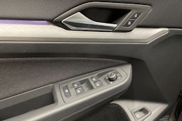 Musta Volkswagen Golf 2025 kuva 29.