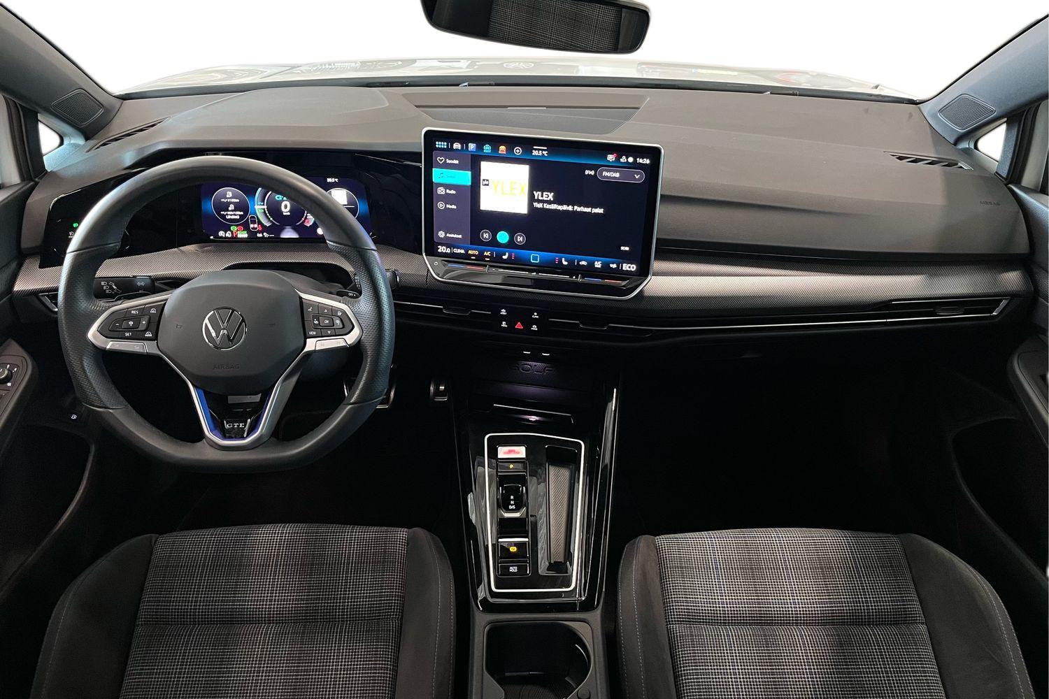 Volkswagen Golf 2025, photo 7/31