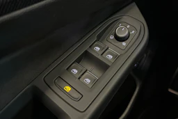 valkoinen Volkswagen Golf 2025 kuva 26.