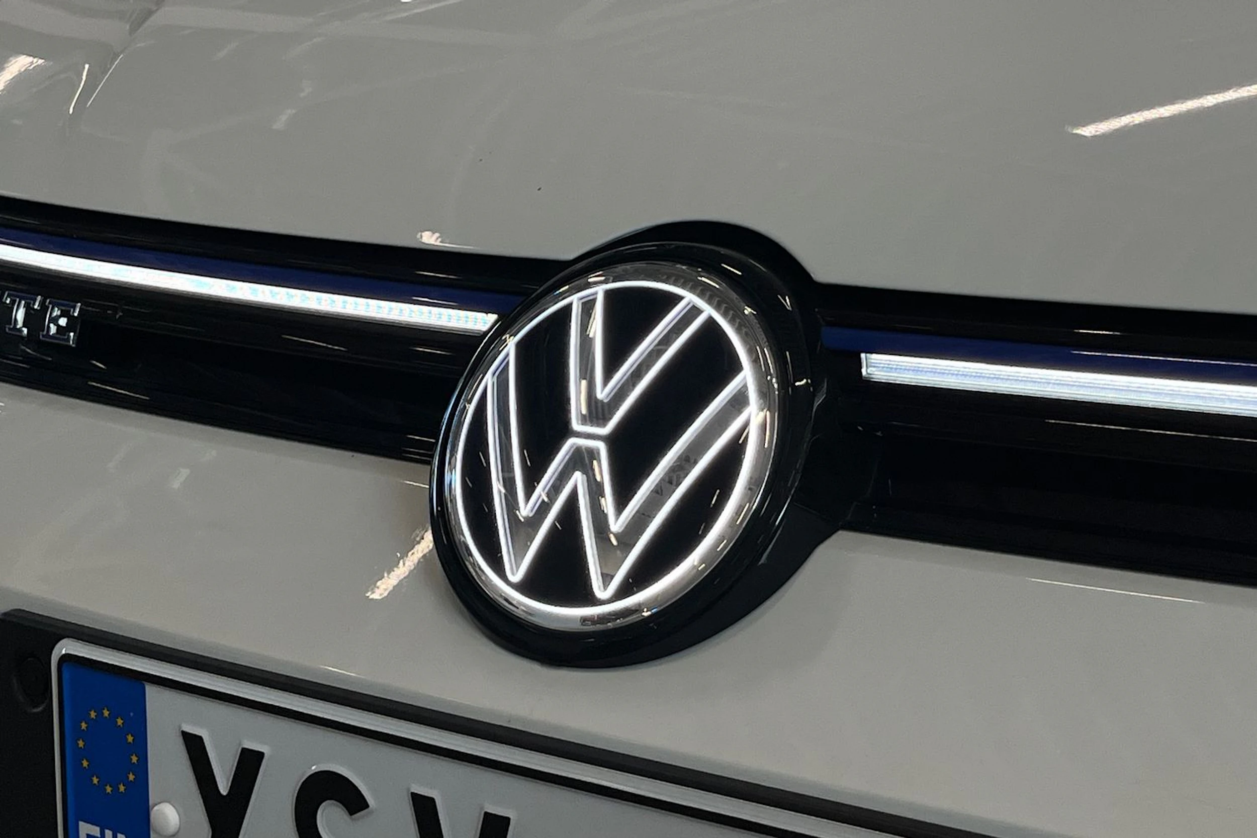 valkoinen Volkswagen Golf 2025 kuva 31.