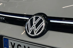 valkoinen Volkswagen Golf 2025 kuva 31.