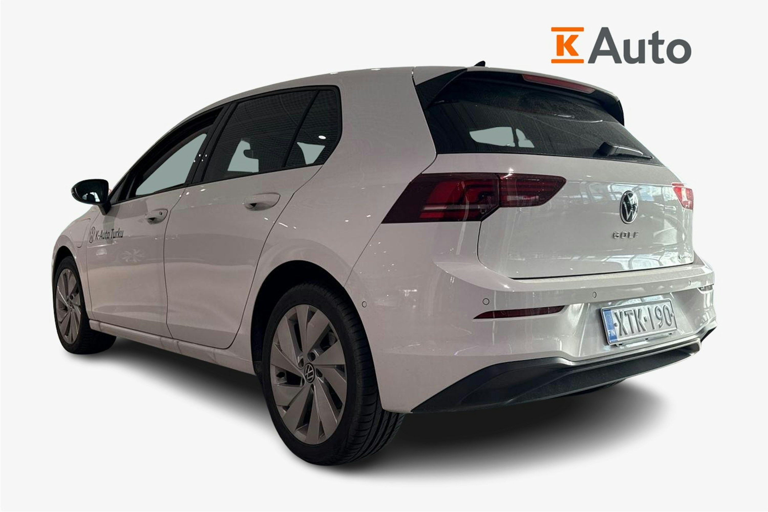 valkoinen Volkswagen Golf 2025 kuva 2.