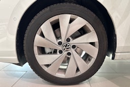 valkoinen Volkswagen Golf 2025 kuva 9.