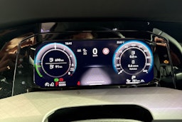 valkoinen Volkswagen Golf 2025 kuva 14.
