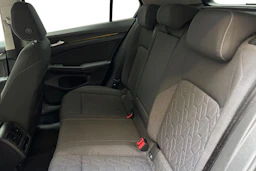 sininen Volkswagen Golf 2025 kuva 11.