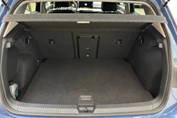 sininen Volkswagen Golf 2025 kuva 15.