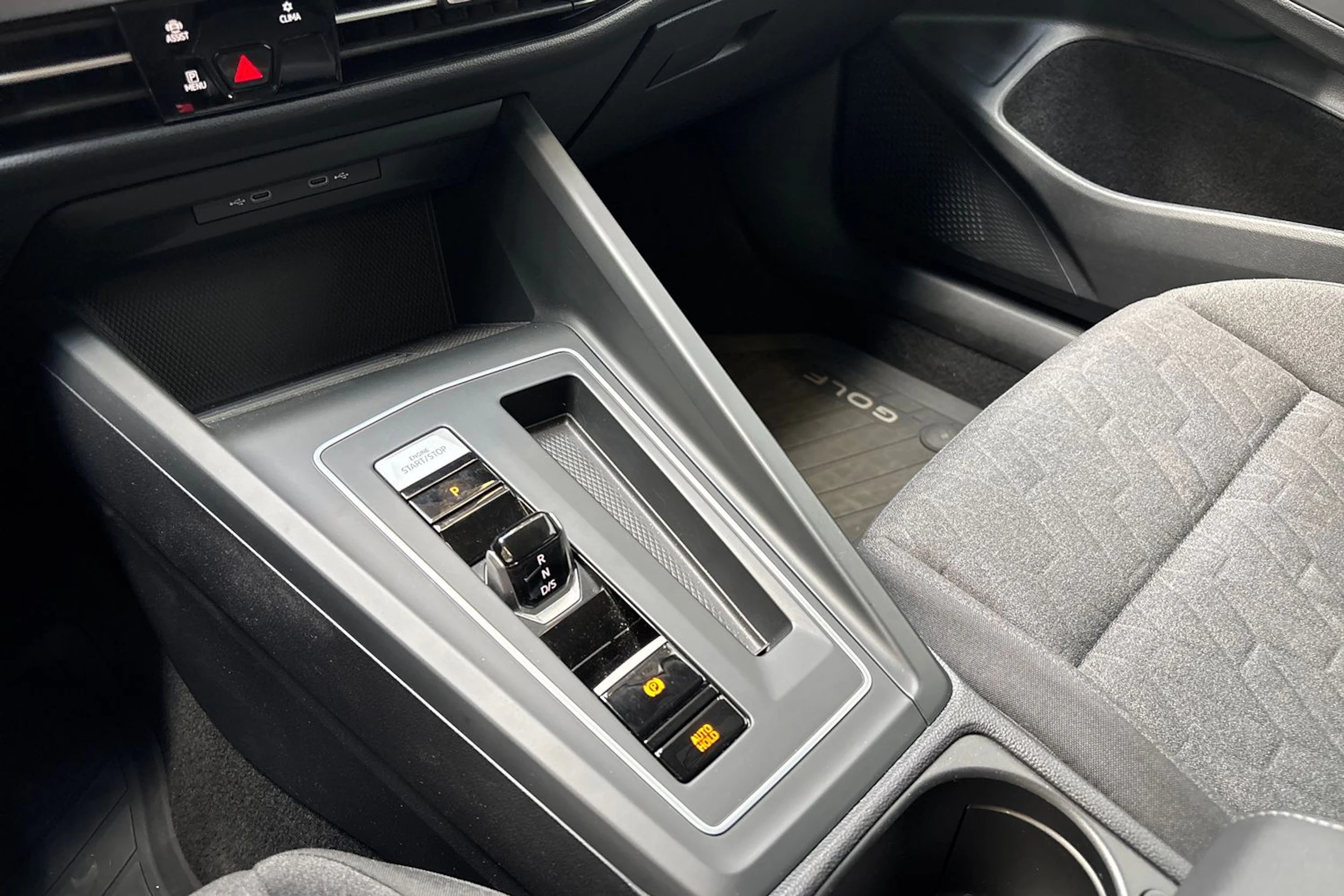 sininen Volkswagen Golf 2025 kuva 21.