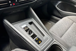 sininen Volkswagen Golf 2025 kuva 21.