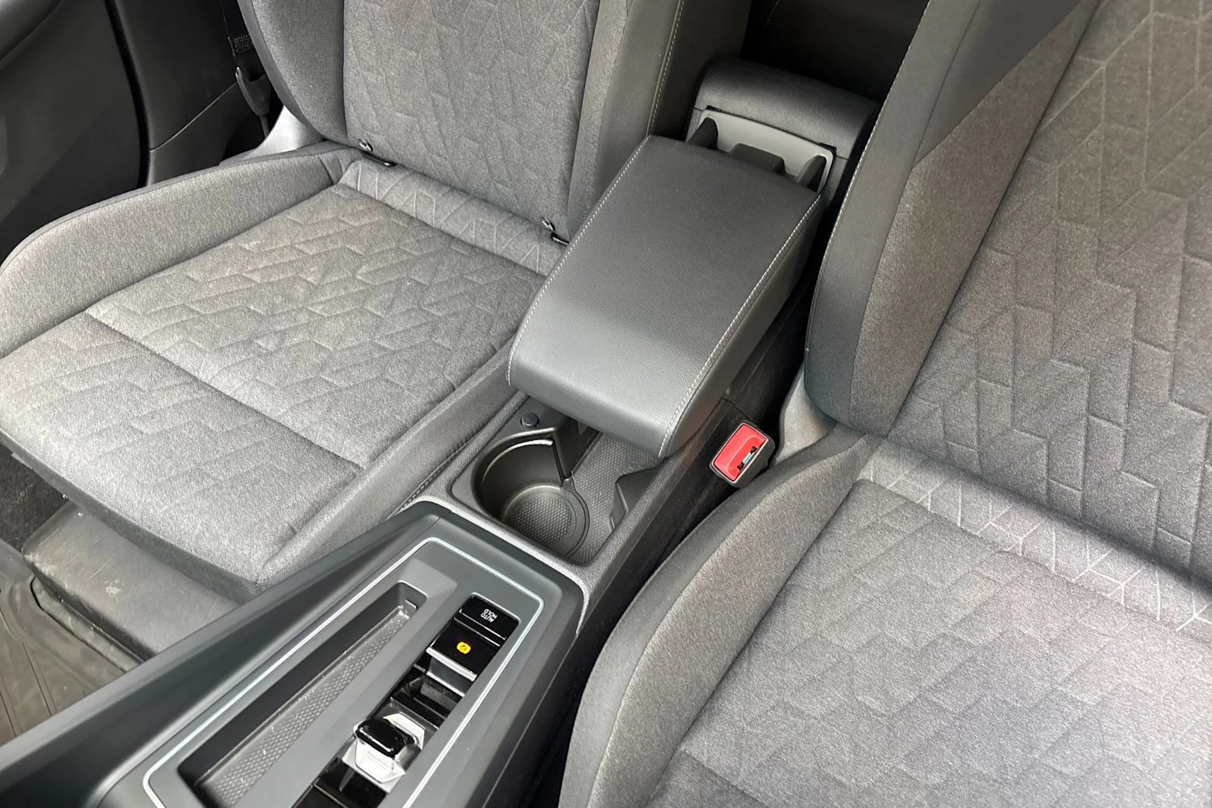 sininen Volkswagen Golf 2025 kuva 22.