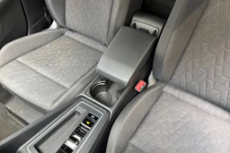 sininen Volkswagen Golf 2025 kuva 22.