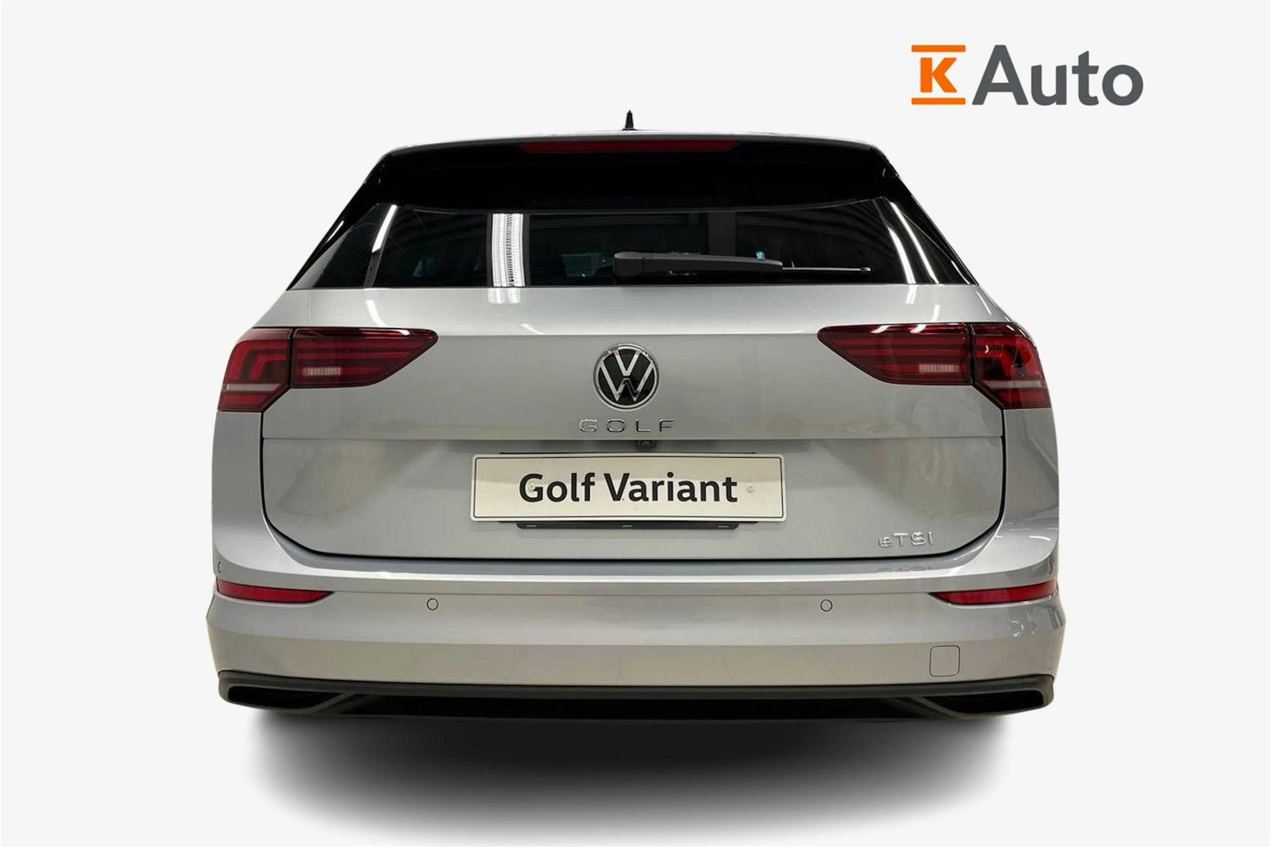 harmaa Volkswagen Golf 2025 kuva 3.