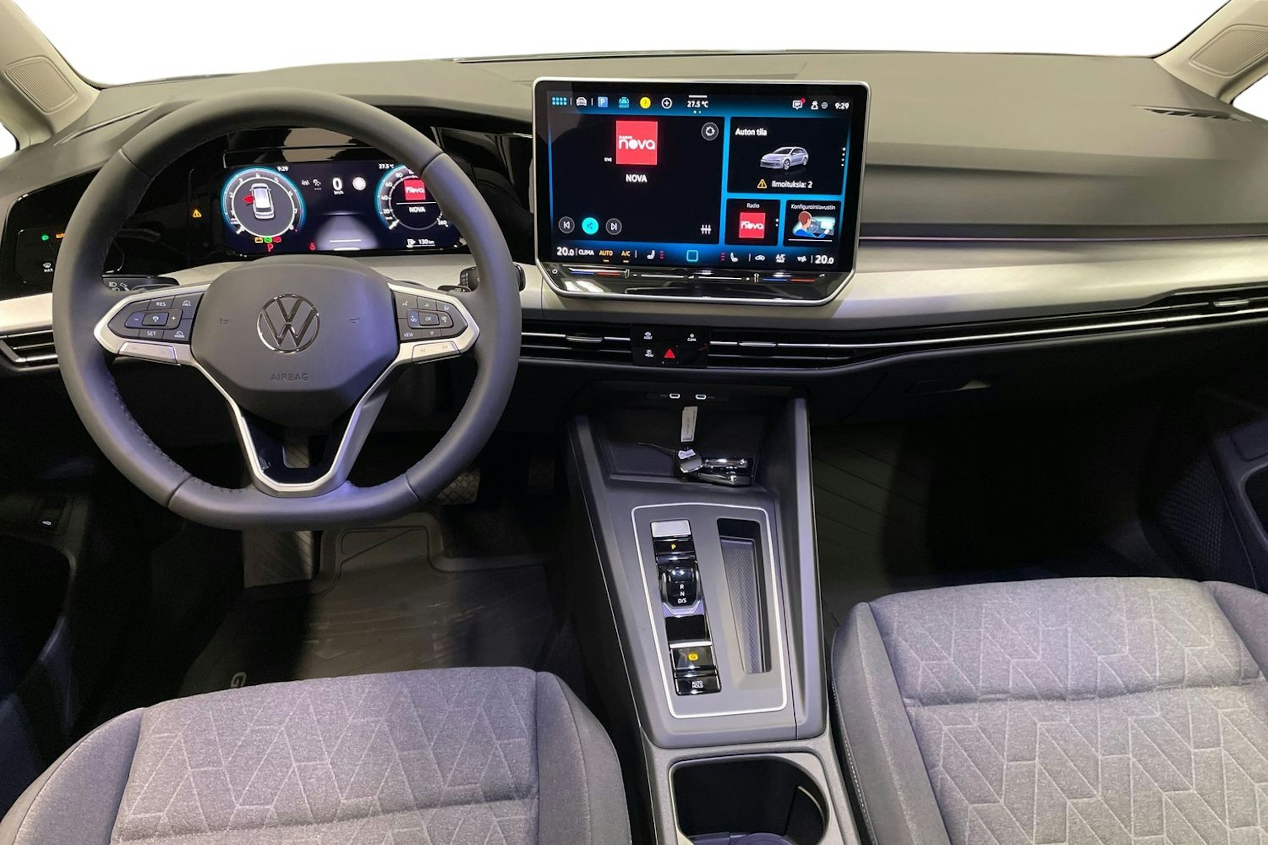 harmaa Volkswagen Golf 2025 kuva 7.