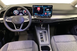 harmaa Volkswagen Golf 2025 kuva 7.