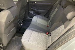 harmaa Volkswagen Golf 2025 kuva 8.