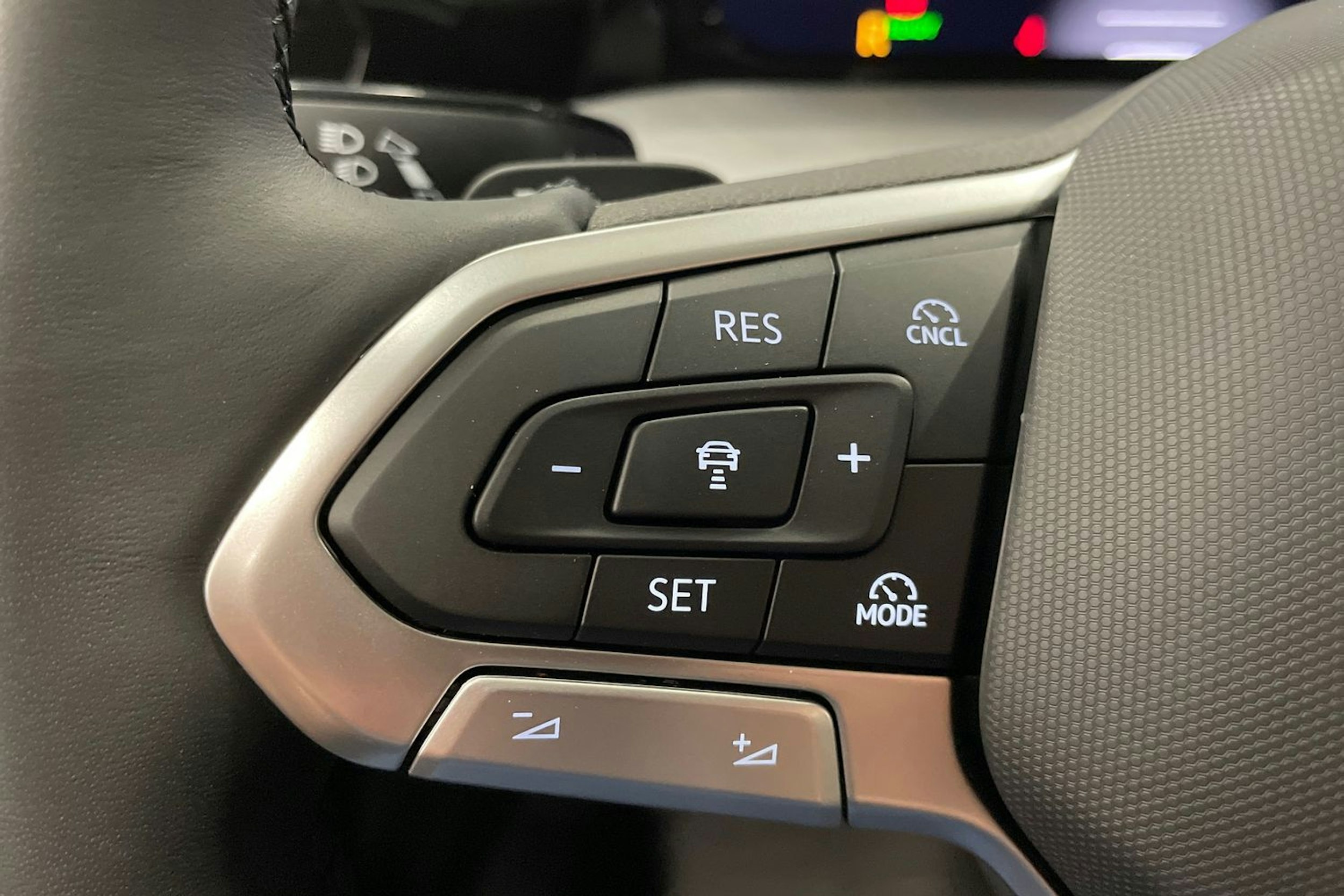 harmaa Volkswagen Golf 2025 kuva 13.