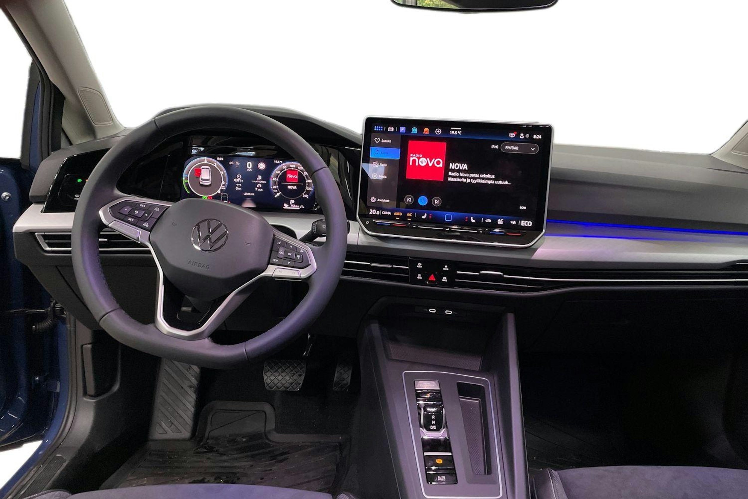 sininen Volkswagen Golf 2025 kuva 7.