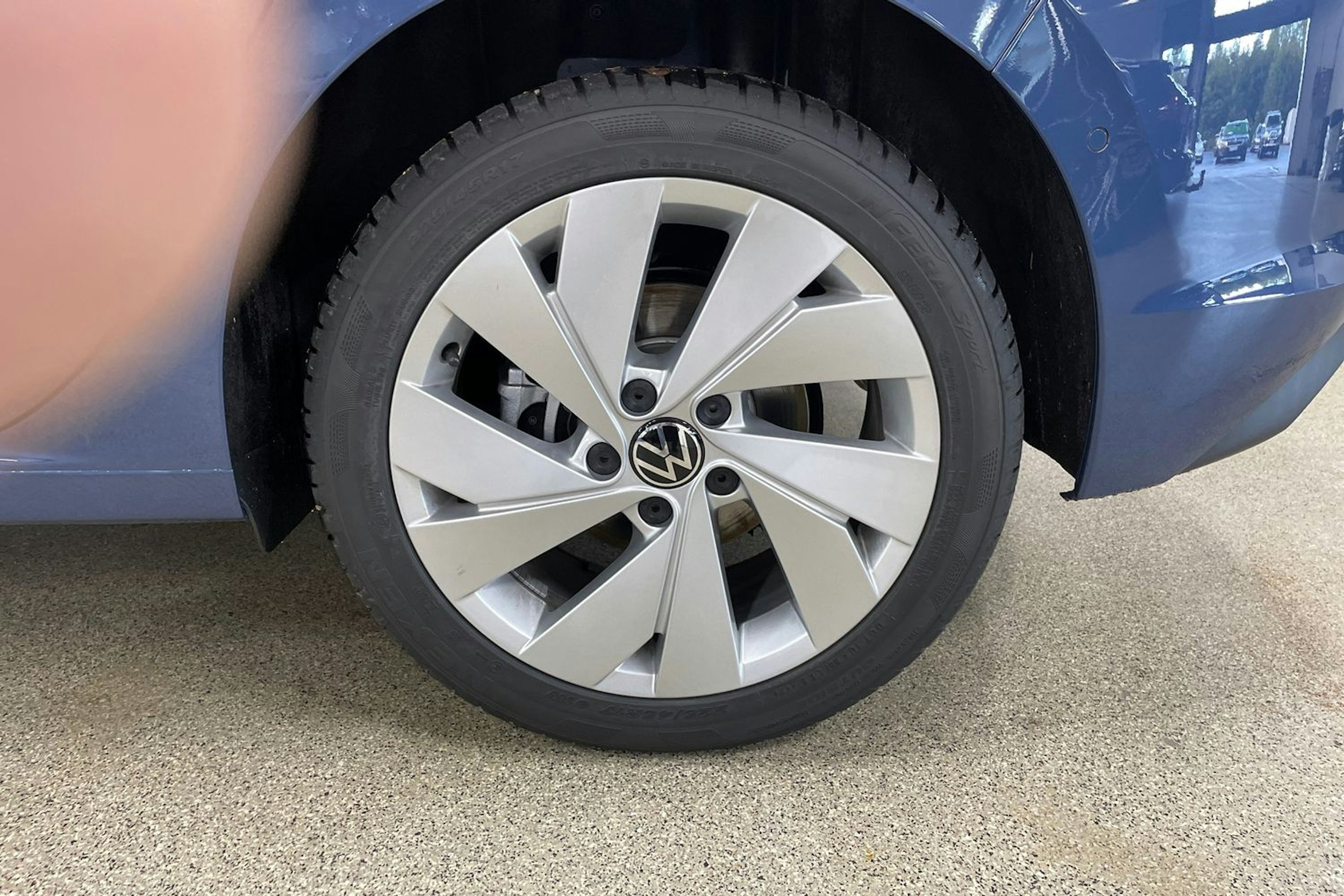 sininen Volkswagen Golf 2025 kuva 10.