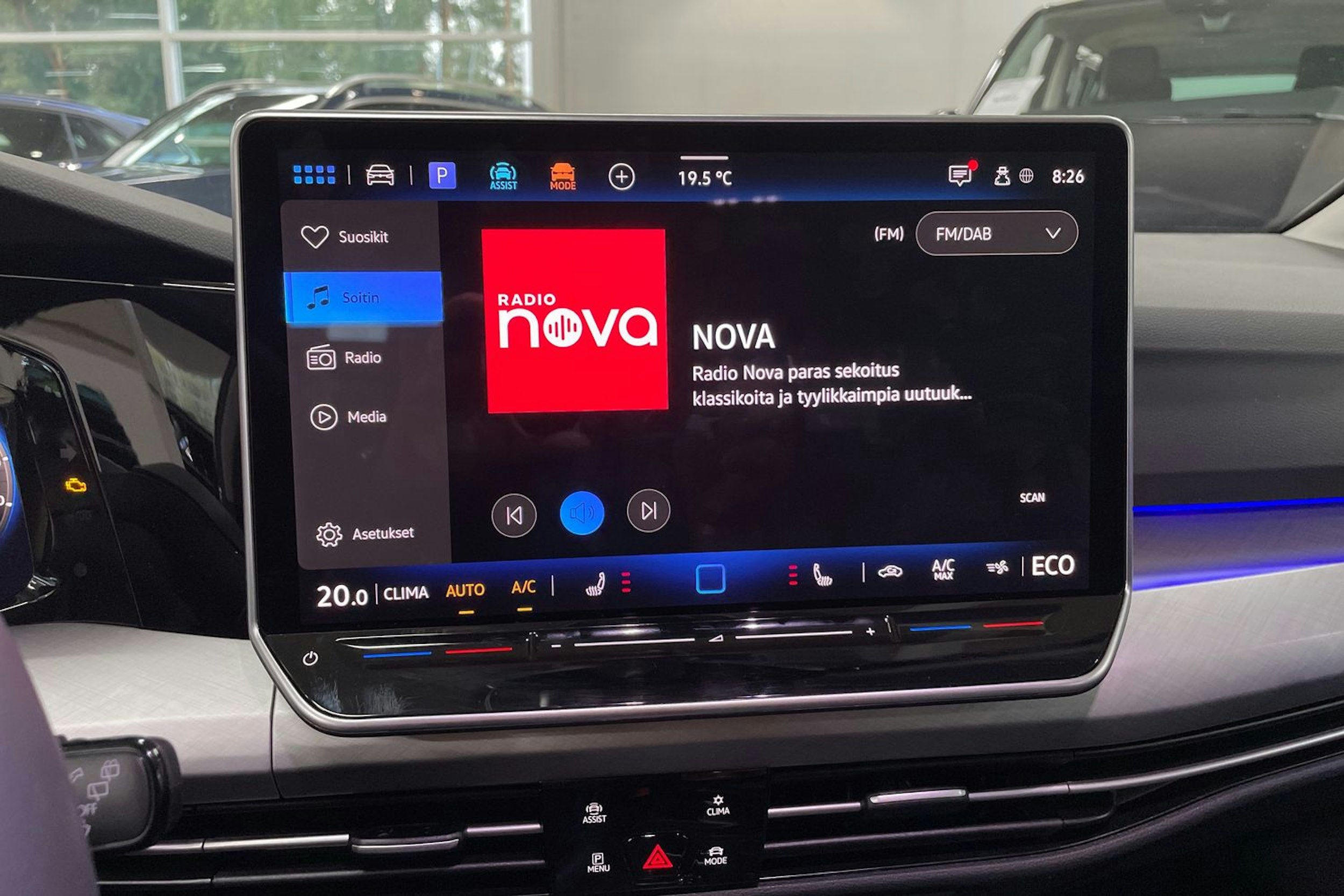 sininen Volkswagen Golf 2025 kuva 13.
