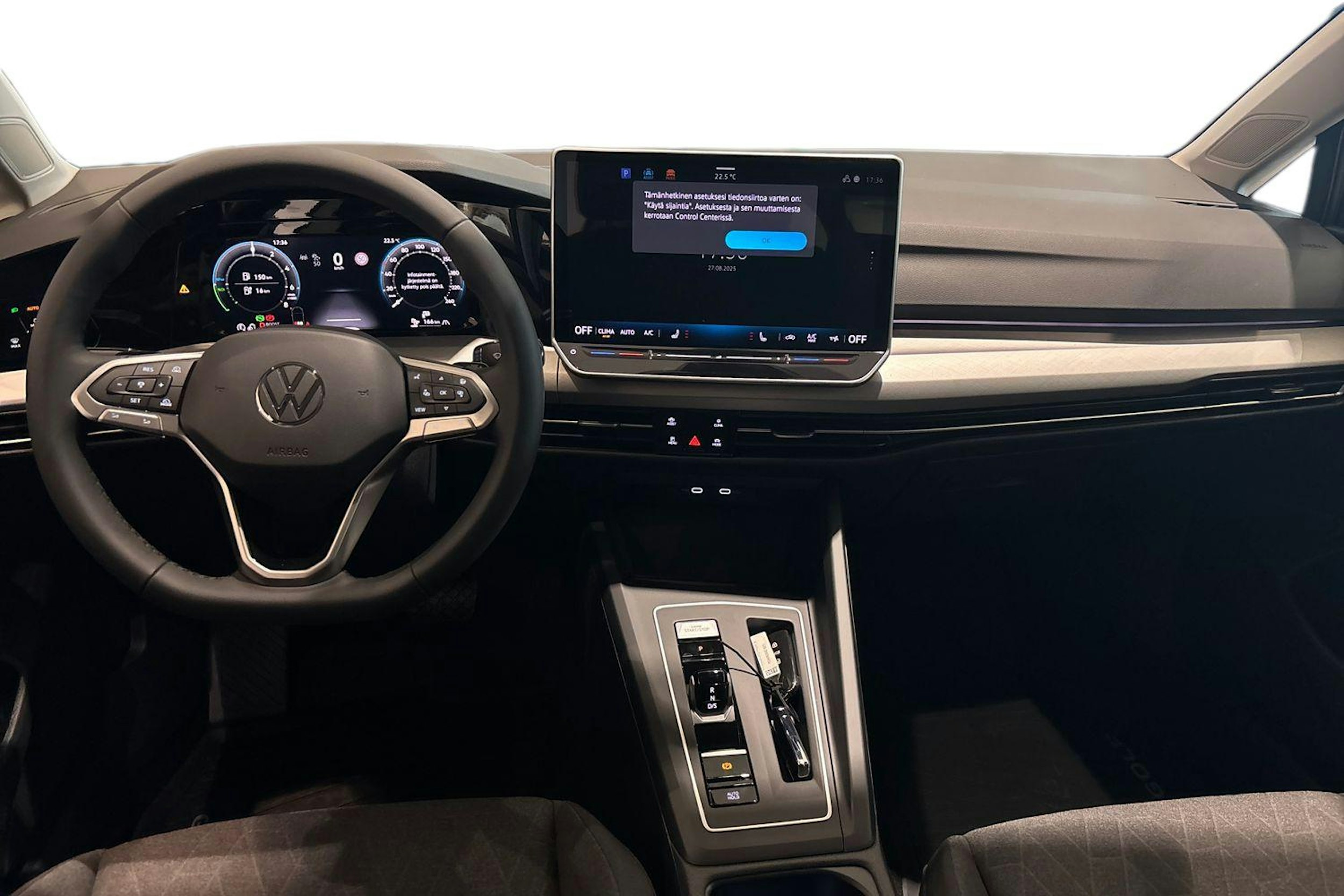 harmaa Volkswagen Golf 2025 kuva 7.