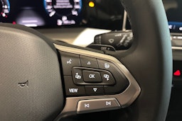 harmaa Volkswagen Golf 2025 kuva 13.