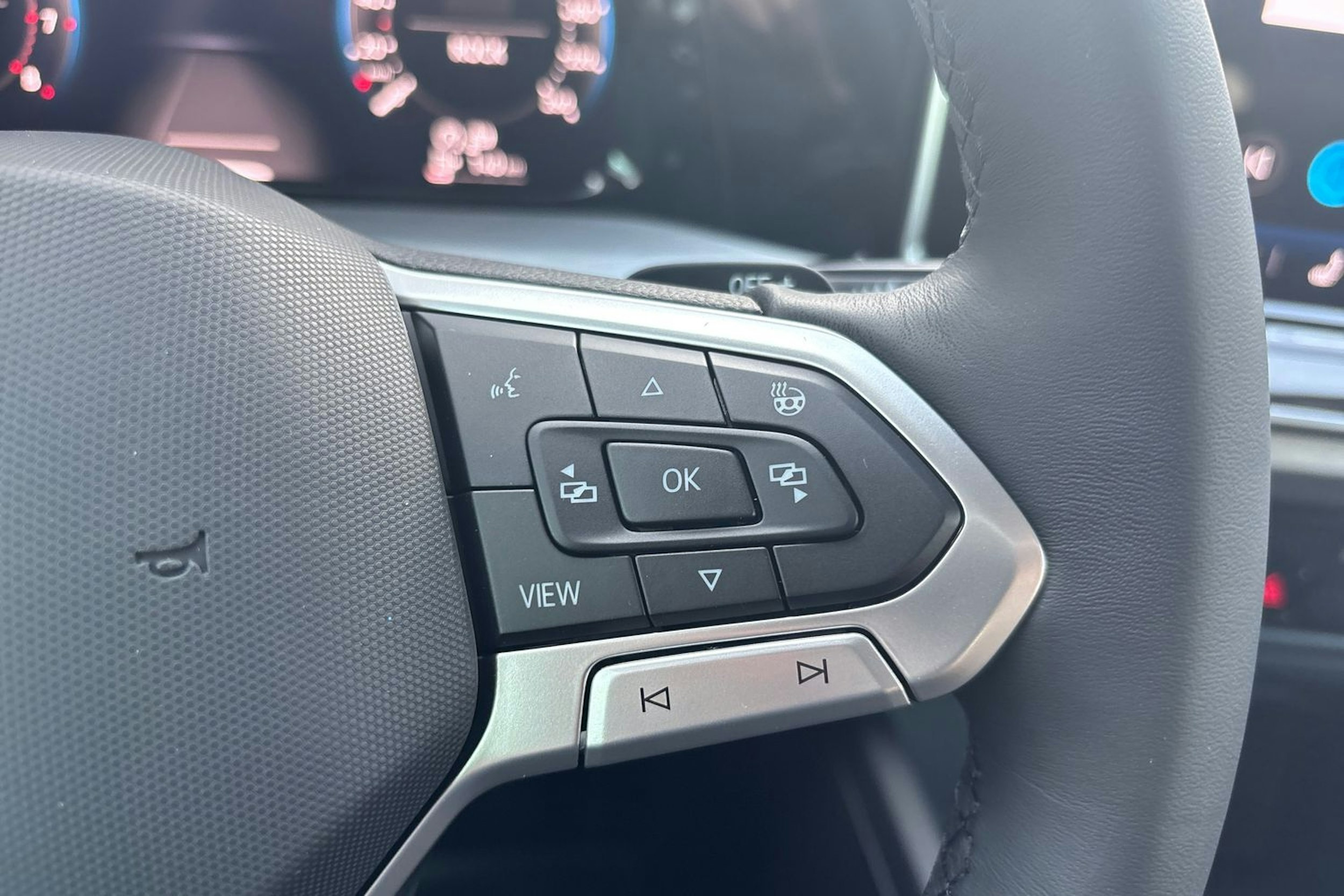 musta Volkswagen Golf 2025 kuva 13.