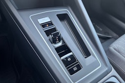 musta Volkswagen Golf 2025 kuva 18.
