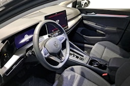 harmaa Volkswagen Golf 2025 kuva 6.