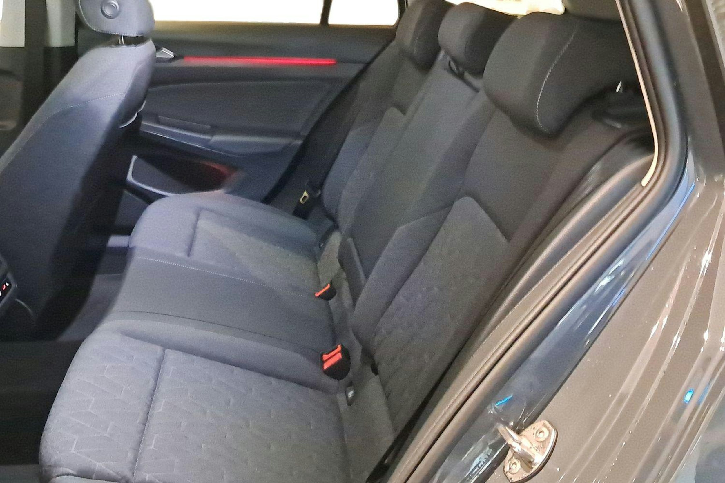 harmaa Volkswagen Golf 2025 kuva 8.