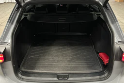 harmaa Volkswagen Golf 2025 kuva 11.