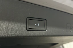 harmaa Volkswagen Golf 2025 kuva 12.