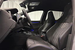 harmaa Volkswagen Golf 2025 kuva 15.