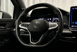 harmaa Volkswagen Golf 2025 kuva 16.