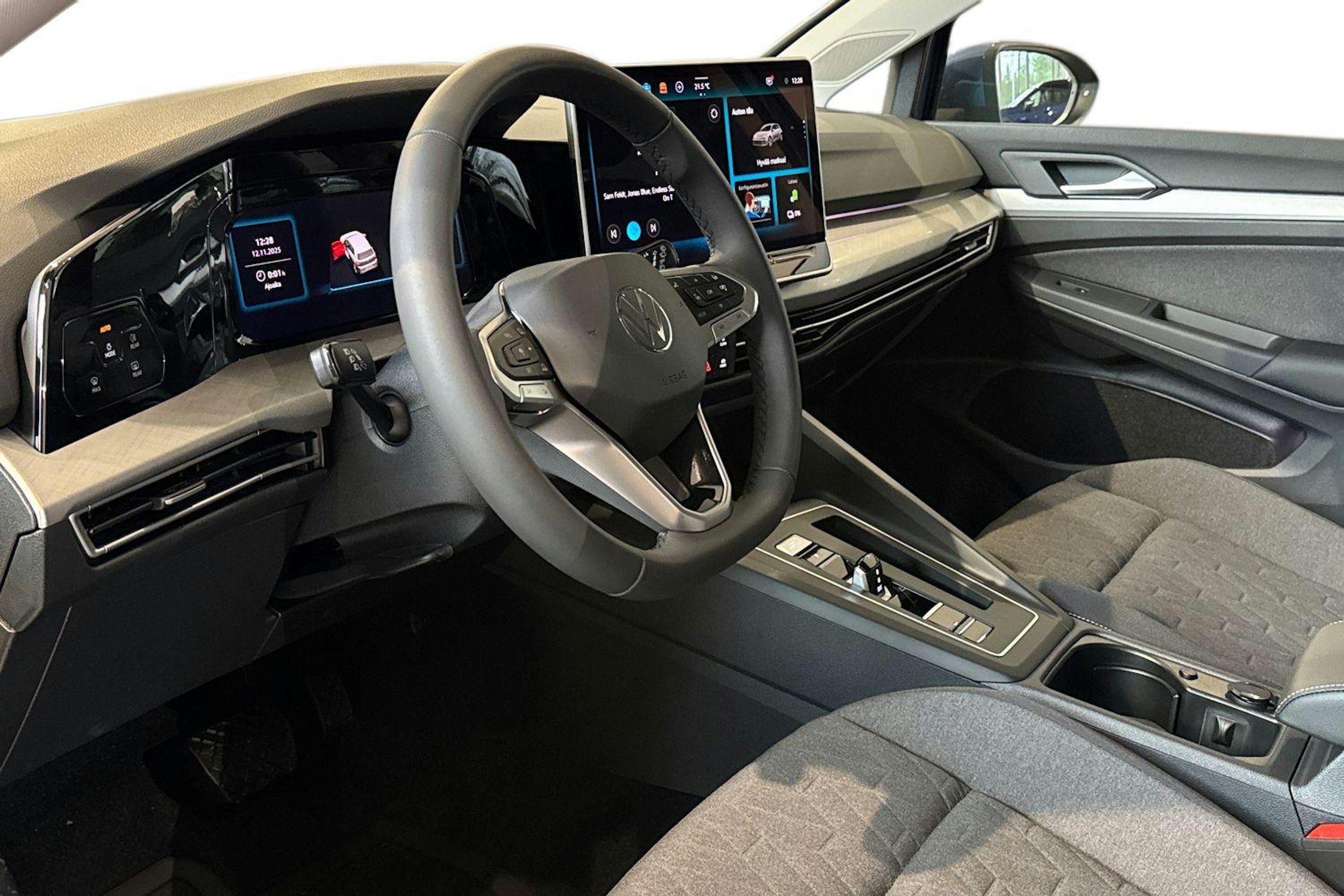 met. sininen Volkswagen Golf 2025 kuva 6.