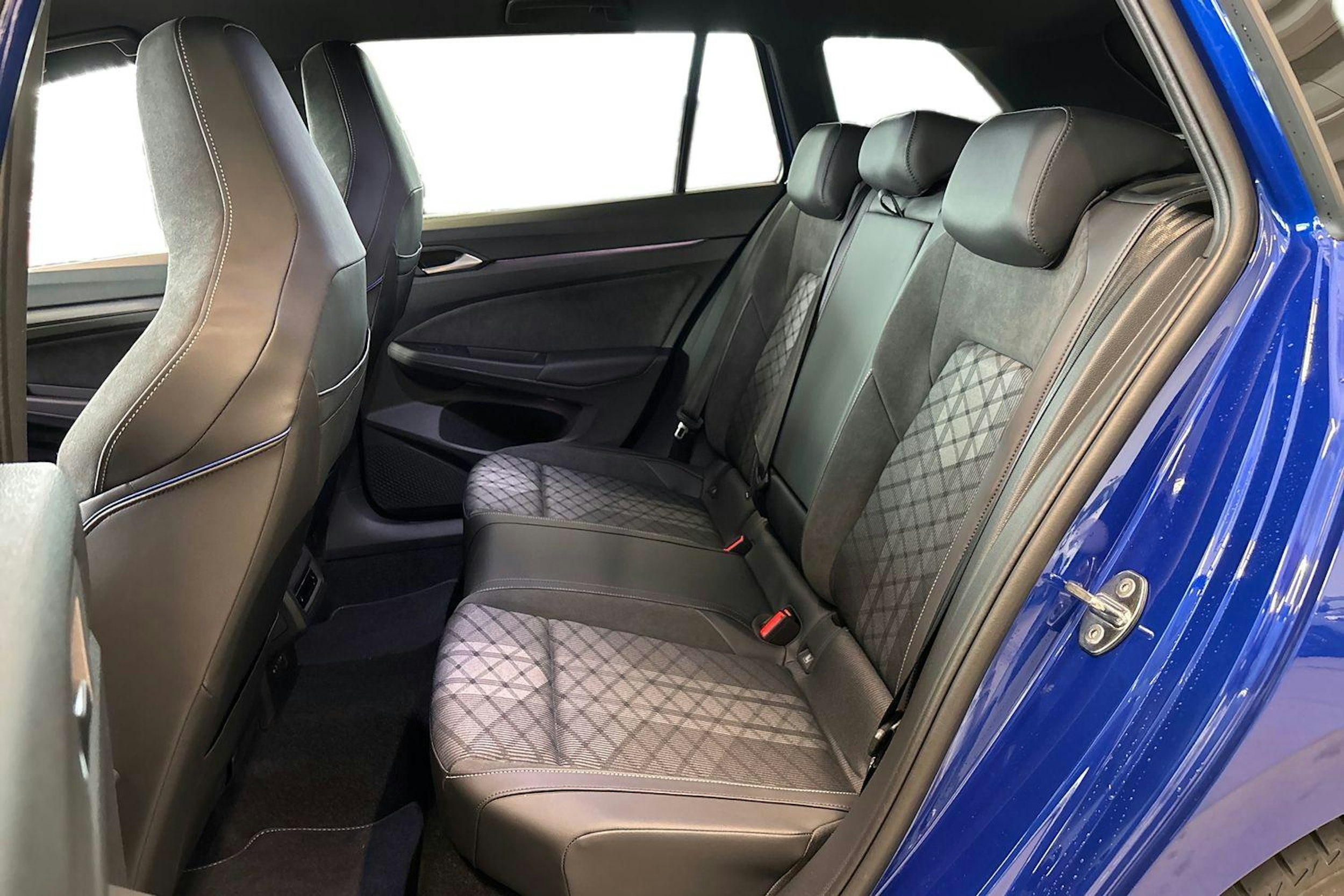 met. sininen Volkswagen Golf 2025 kuva 8.