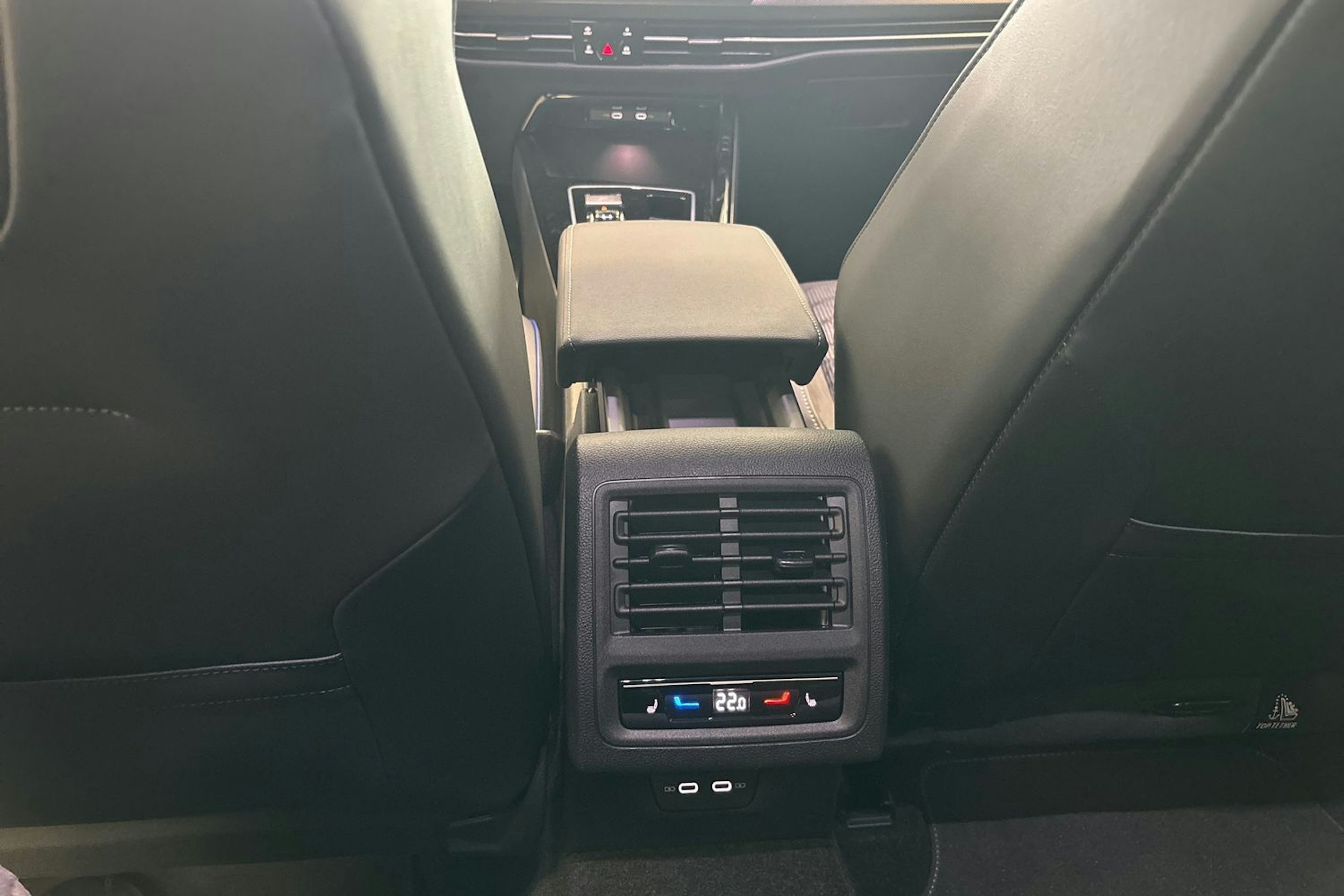 met. sininen Volkswagen Golf 2025 kuva 14.
