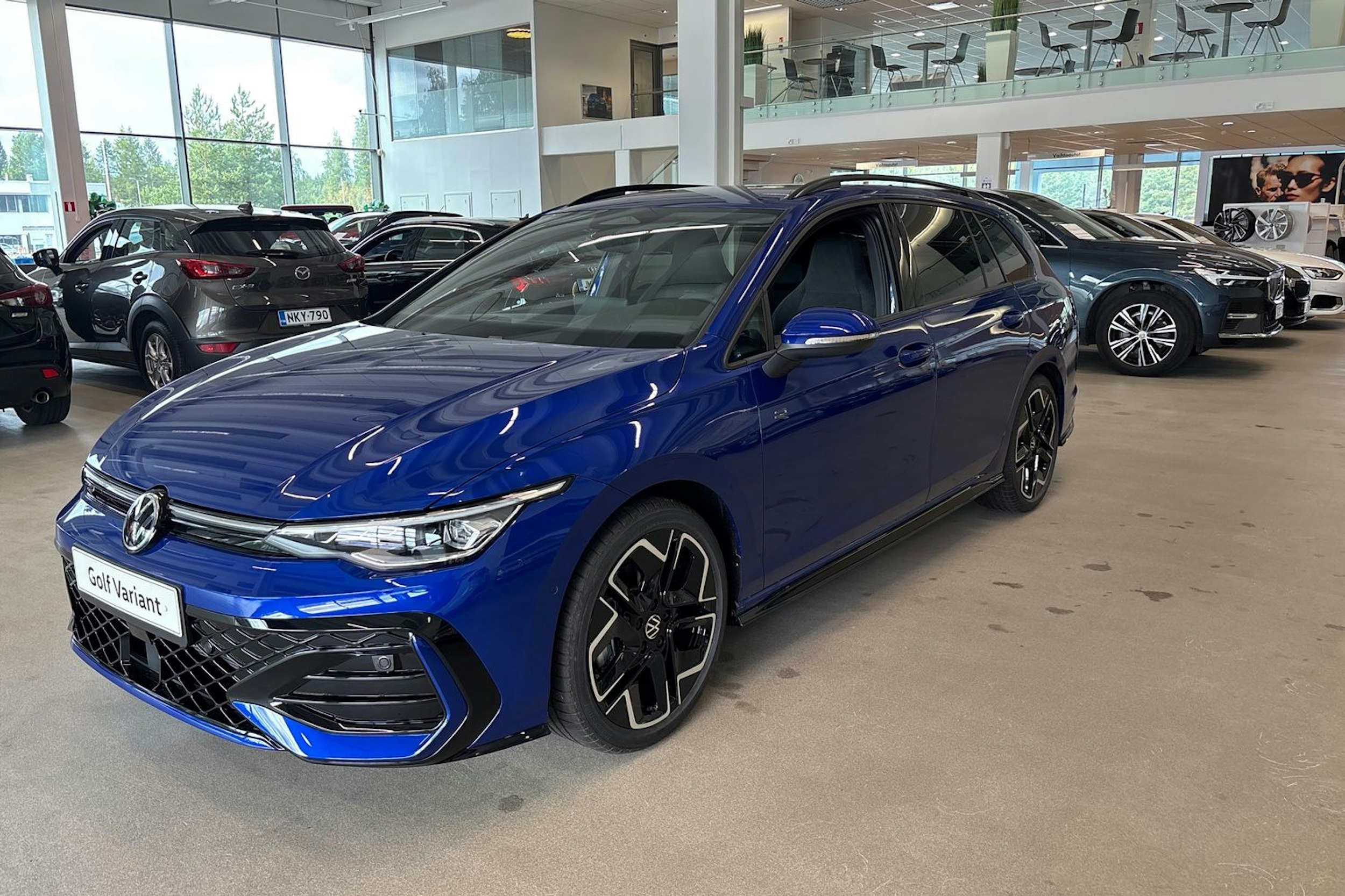 met. sininen Volkswagen Golf 2025 kuva 15.