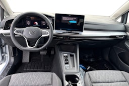 harmaa Volkswagen Golf 2025 kuva 7.