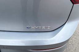 harmaa Volkswagen Golf 2025 kuva 12.