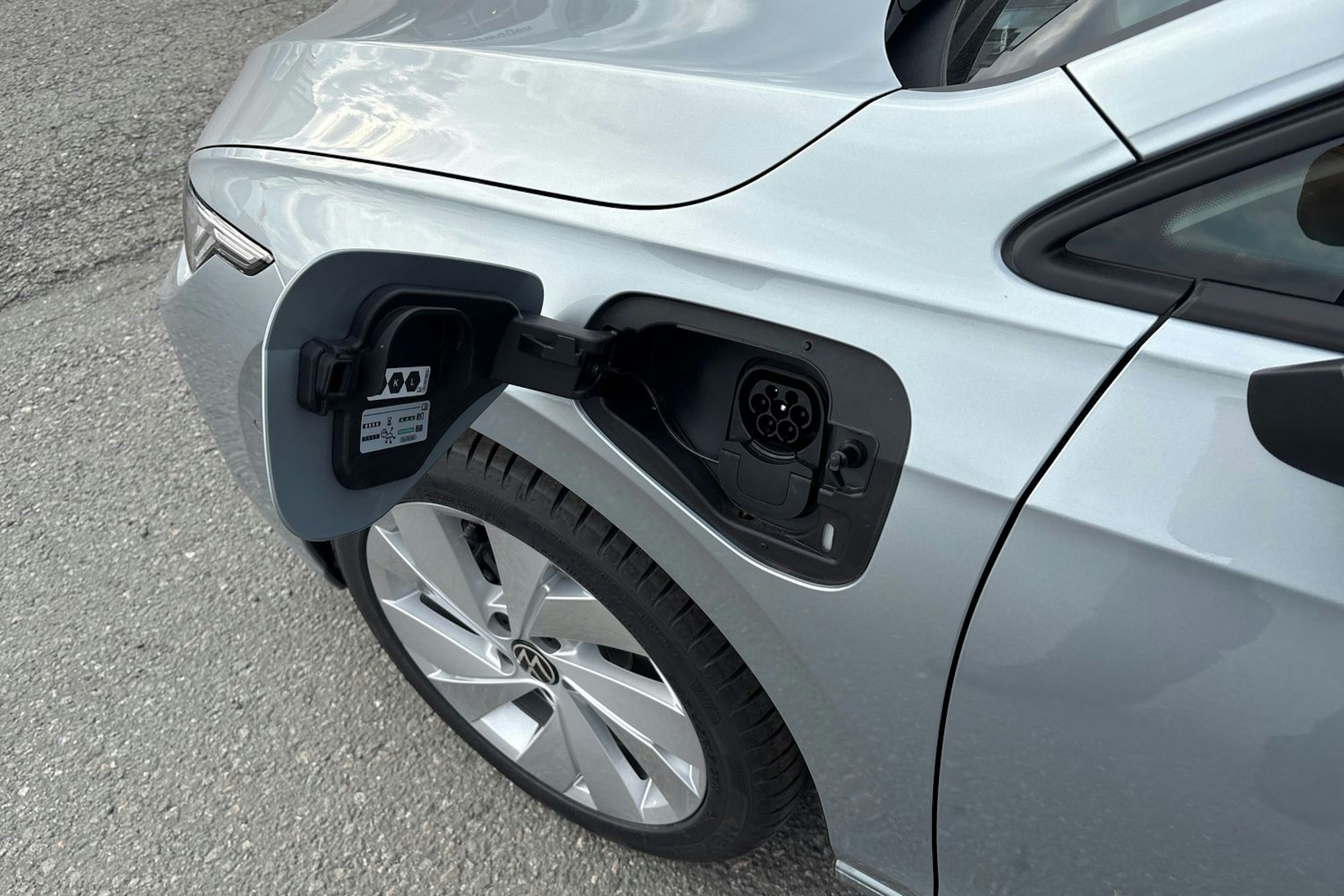 harmaa Volkswagen Golf 2025 kuva 13.