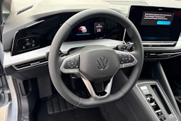 harmaa Volkswagen Golf 2025 kuva 14.