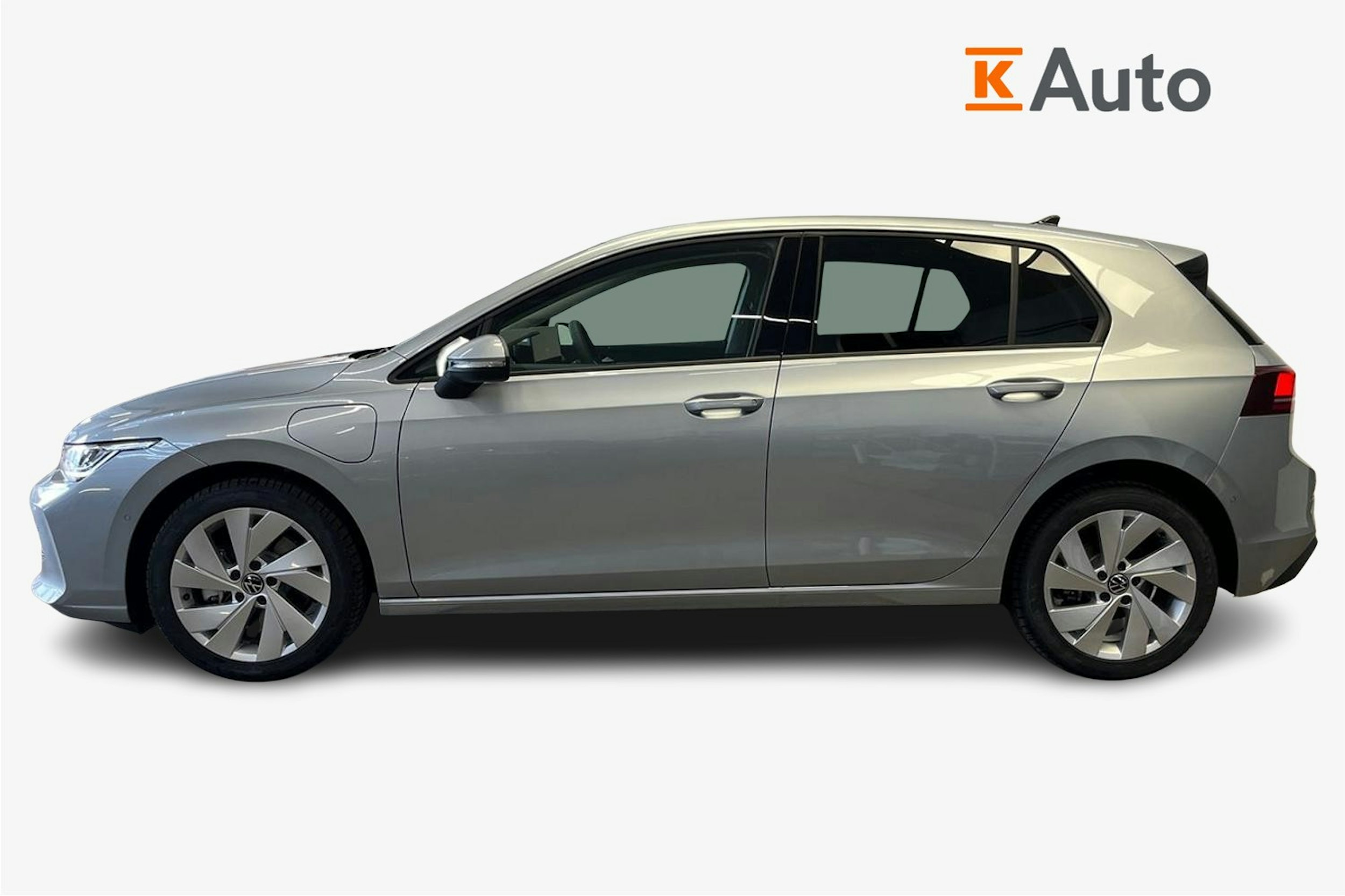 met. harmaa Volkswagen Golf 2025 kuva 5.