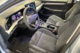 met. harmaa Volkswagen Golf 2025 kuva 6.