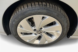 met. harmaa Volkswagen Golf 2025 kuva 9.