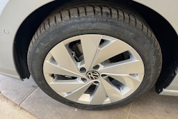 met. harmaa Volkswagen Golf 2025 kuva 10.
